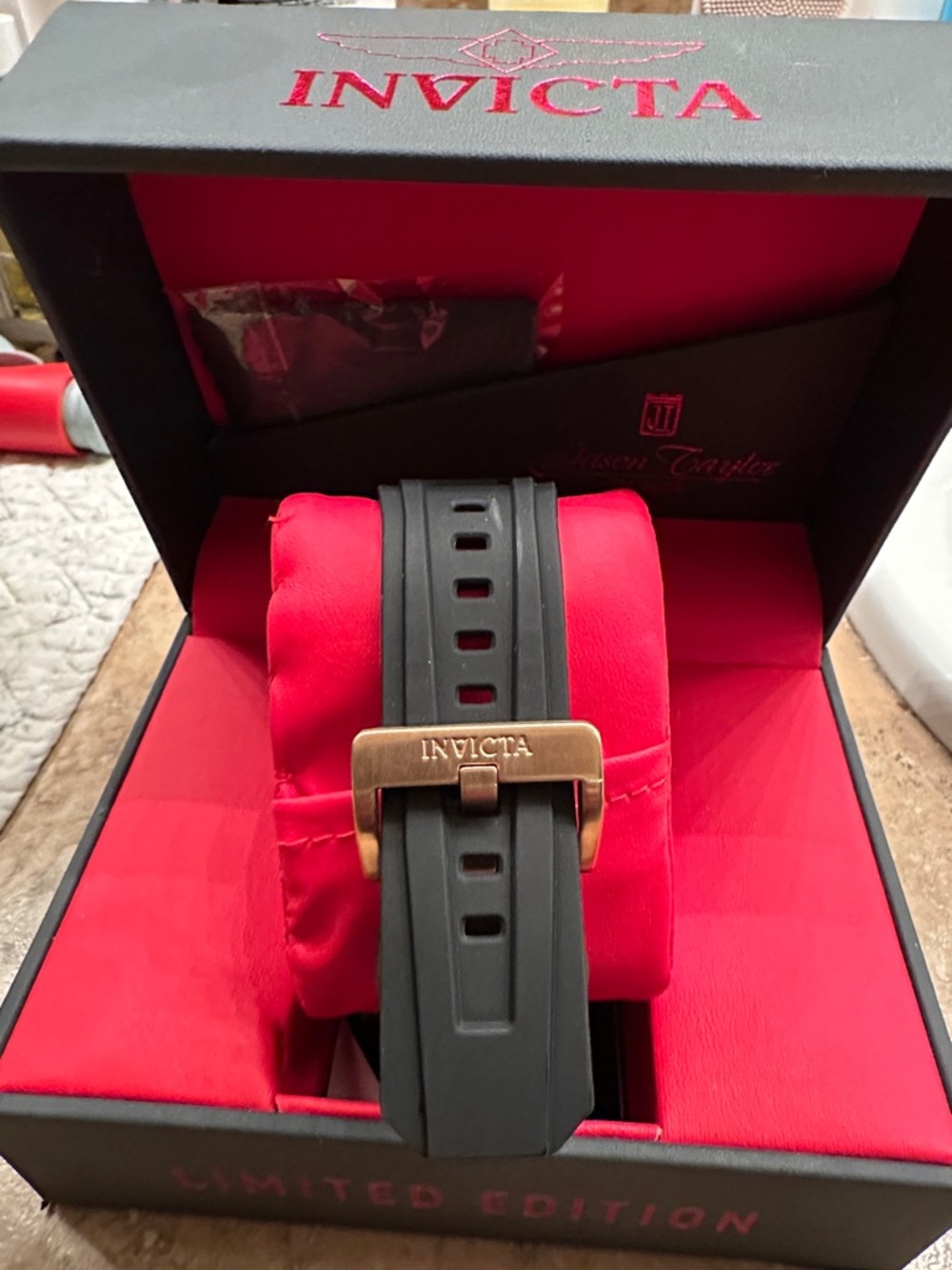 Invicta Black Box with Red Lettering - Limited Edition - Picture 5 of 5
